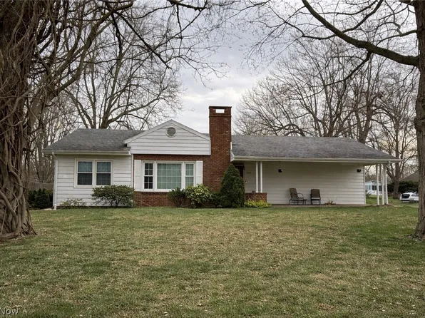 940 Treelane Dr, Ashtabula, OH 44004