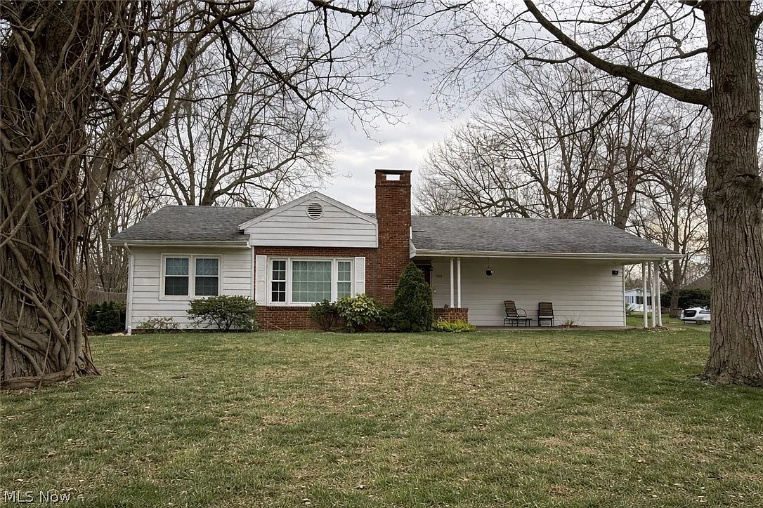940 Treelane Dr photo 1