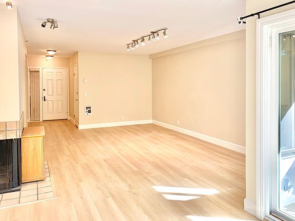5th image of 655 Waverley St