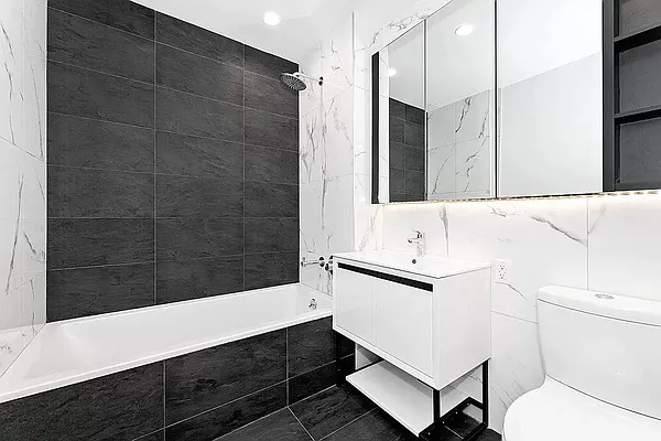 Rented by Tapiro Realty | media 23