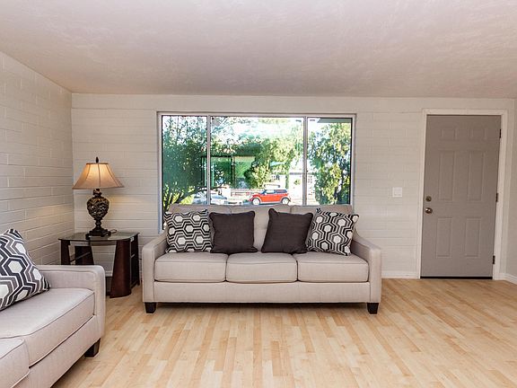 5th image of 743 W Baffin Dr