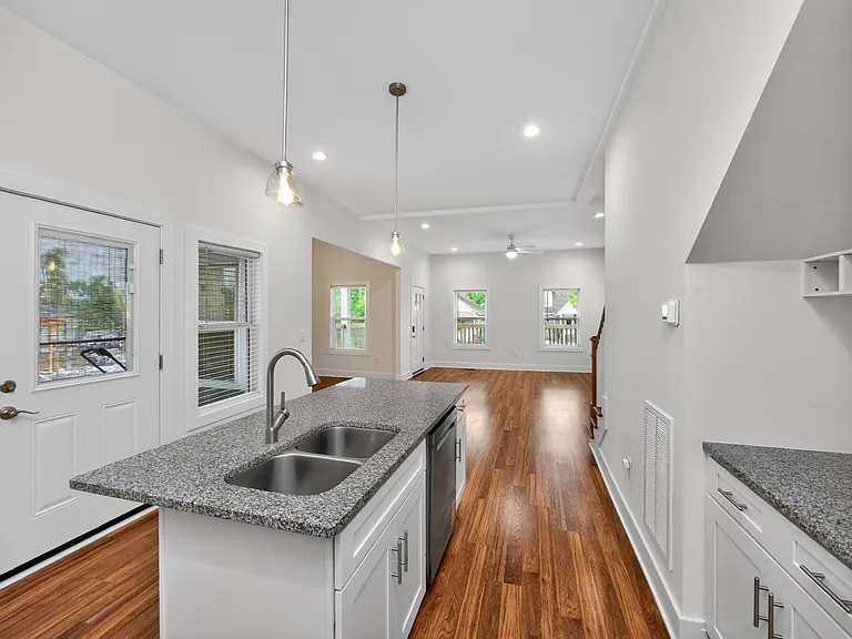 7 Decatur St — Photo 12
