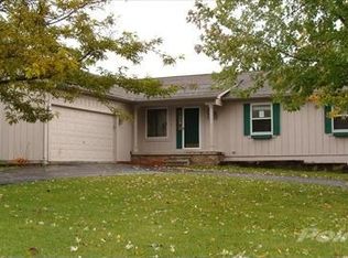 6434 Mockingbird Ln, Clarkston, MI