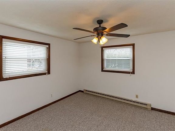 5th image of 102 Elm St