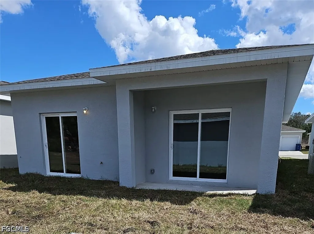 3 bed, 2.0 bath, 1330 sqft, $1,675 — Photo 2