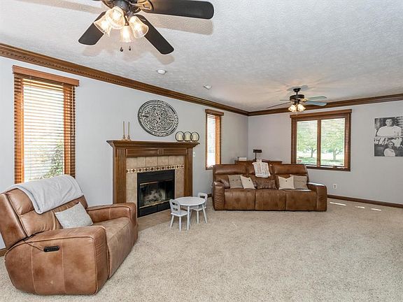 5th image of 1450 Laurel Oak Dr