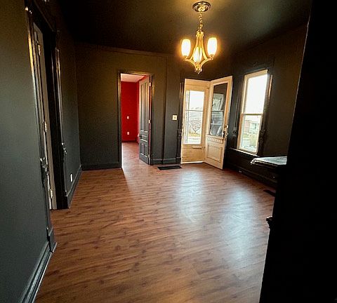 5th image of 518 Beckman St