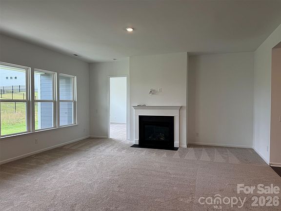 5th image of 1098 Sugar Creek Rd