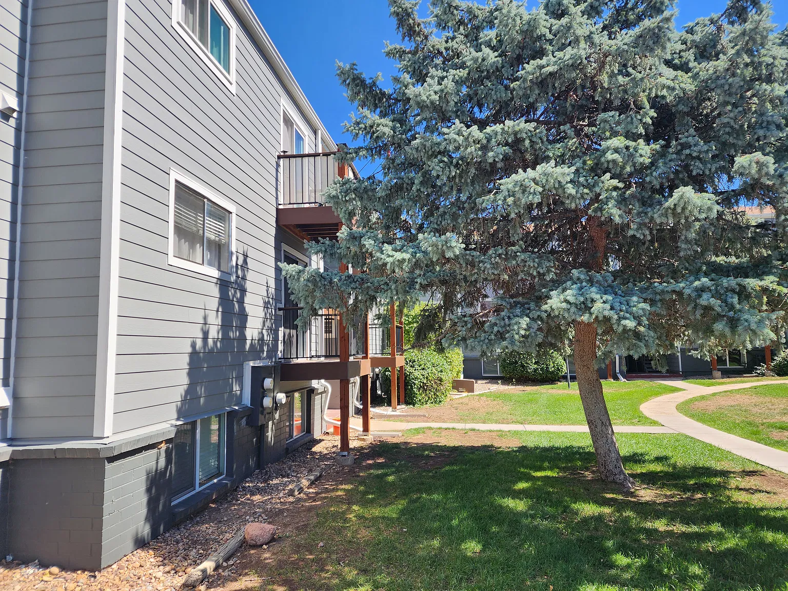 16359 W 10th Ave — Photo 1