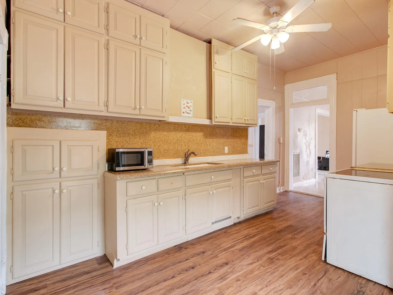 3 bed, 1500 sqft, $1,950 — Photo 3