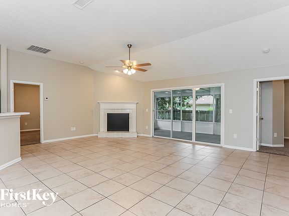 4th image of 2750 Coachman Lakes Dr