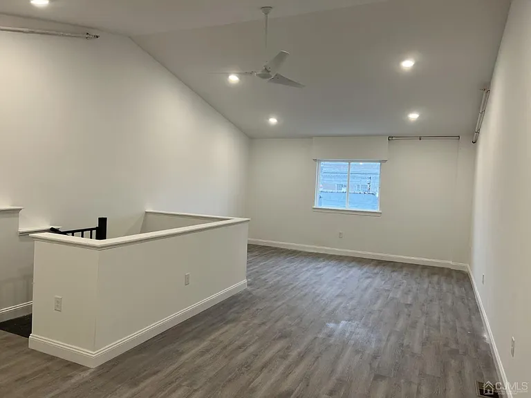 37 Main St #7 — Photo 4