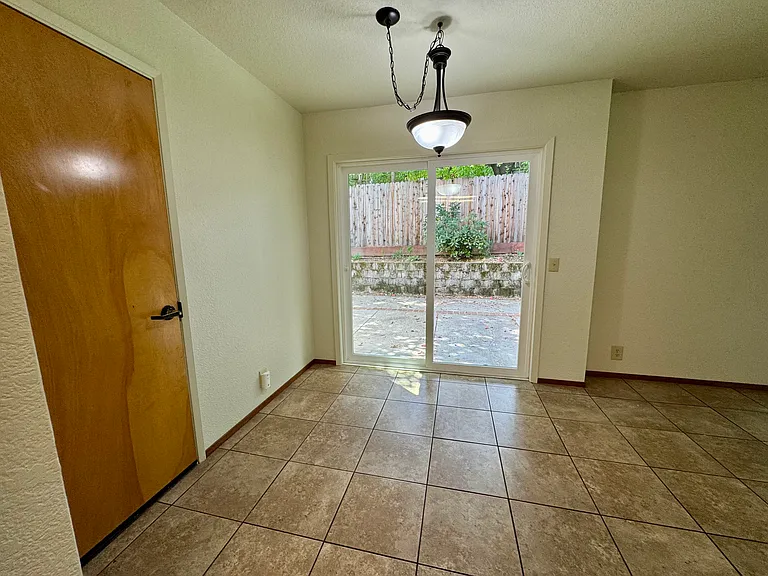 Beech Ave — Photo 16