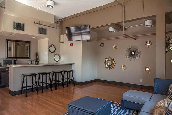 Gravier Place Apartments — Photo 24