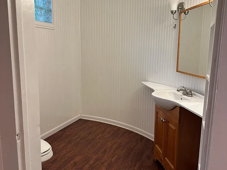 819 W Knox St — Photo 22