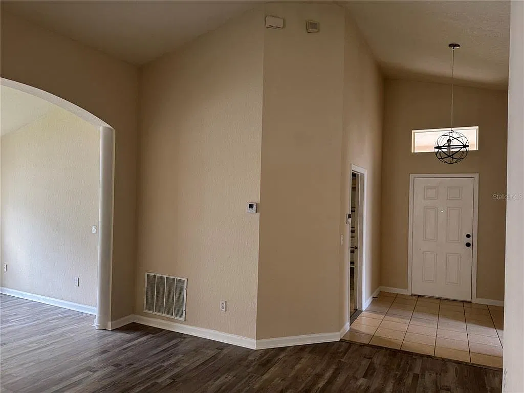 3 bed, 2.0 bath, 1746 sqft, $2,495 — Photo 4