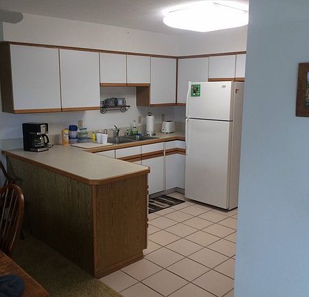 5th image of 900-7 Hampton Cir