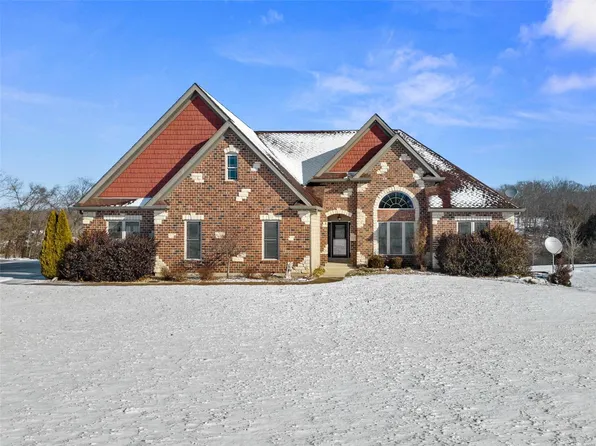 50 Parc Forest Trl, Hawk Point, MO 63349