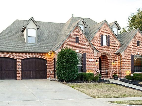 2nd image of 2952 Lakeview Cir