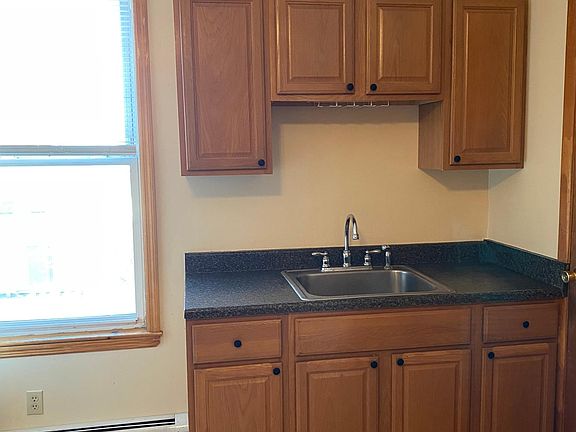 3rd image of 85 Wales Ave