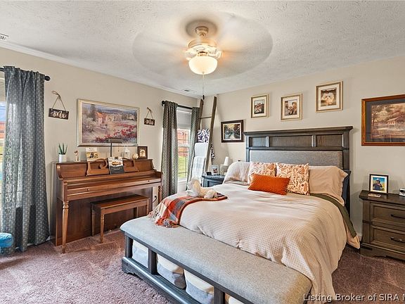 4th image of 9043 Woodford Drive #B