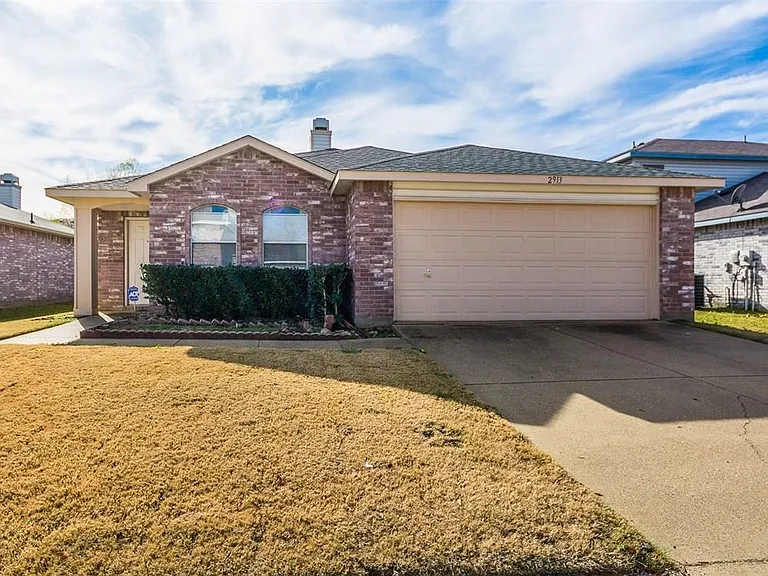 2913 Quail Run Dr — Photo 1