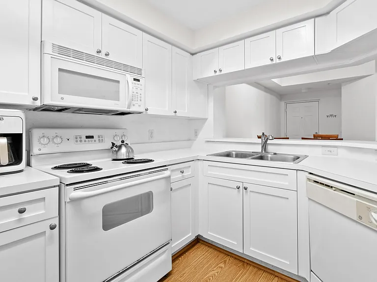 2727 Anzio Ct #307 — Photo 8