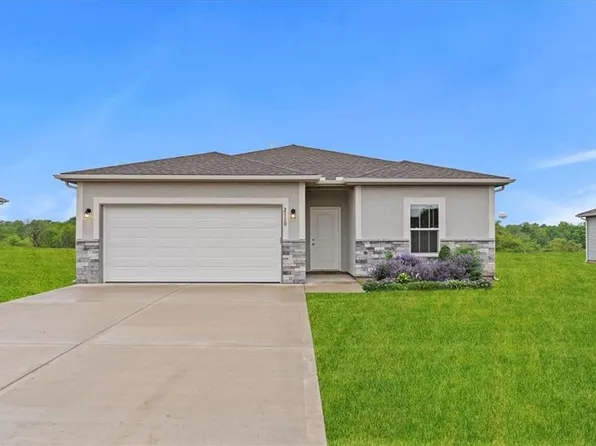 21703 Westover Rd, Peculiar, MO 64078