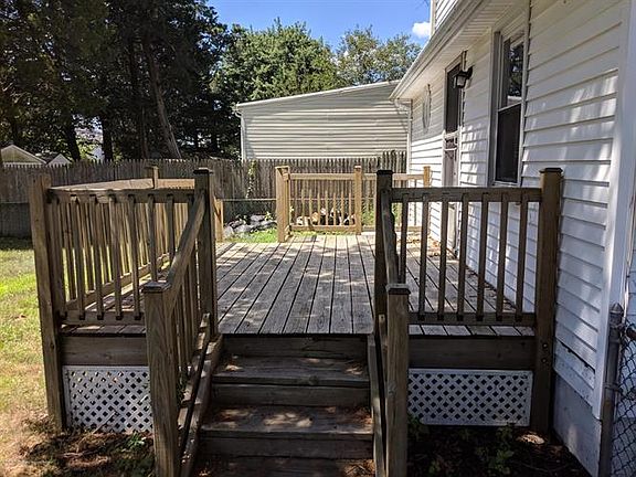 4th image of 749 Acorn Dr