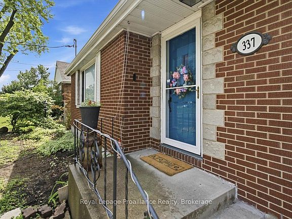 4th image of 337 Bridge St E