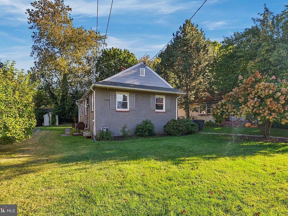 1st image of 14 Waverly Rd