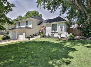 400 SW Ensley Ln, Lees Summit, MO 64081