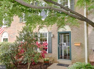 2423 Alsop Ct, Reston, VA 20191