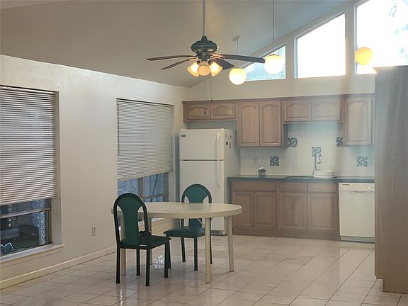 5th image of 4231 Sun Meadow Dr