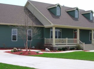 W8219 Bridle Path, Lake Mills, WI 53551
