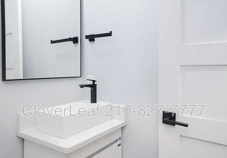 2109 Schley Ave — Photo 9