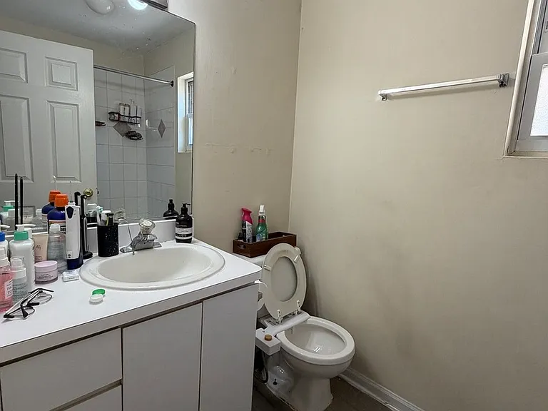 518 N May St #CH — Photo 4