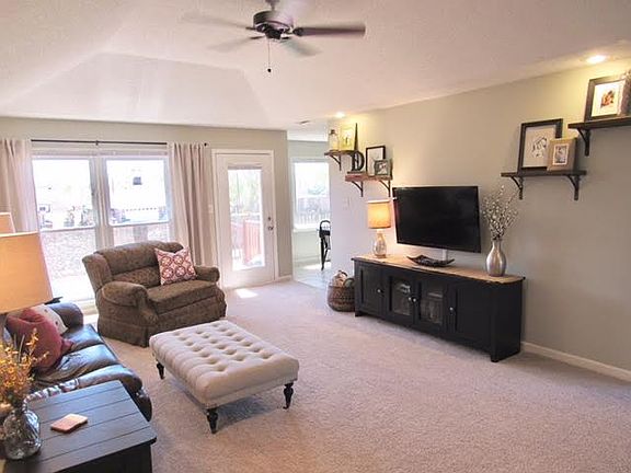 5th image of 100 Teal Park Ln
