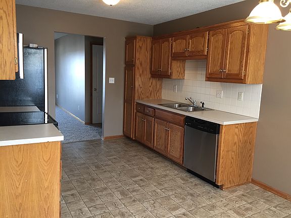3rd image of 15011 Kelly Dr #15011
