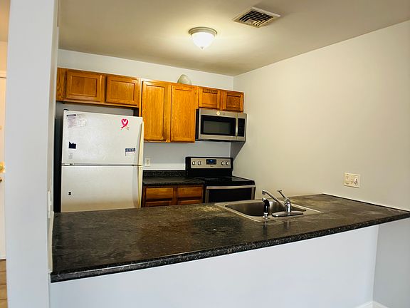 2nd image of 34 Day St APT 2
