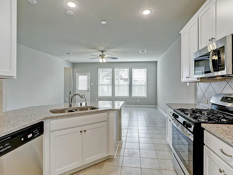 18111 Alora Springs Trc — Photo 6
