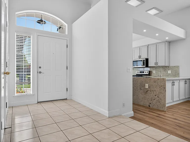 10291 N Whitney Ave — Photo 9