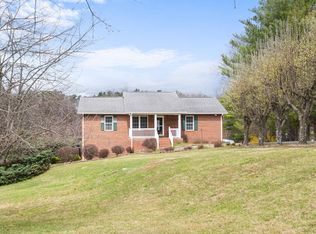 110 Williams St, Galax, VA 24333