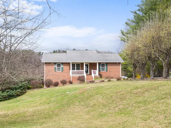 110 Williams St, Galax, VA 24333