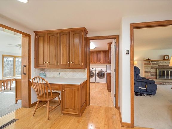 5th image of 5941 Graybrooke Dr