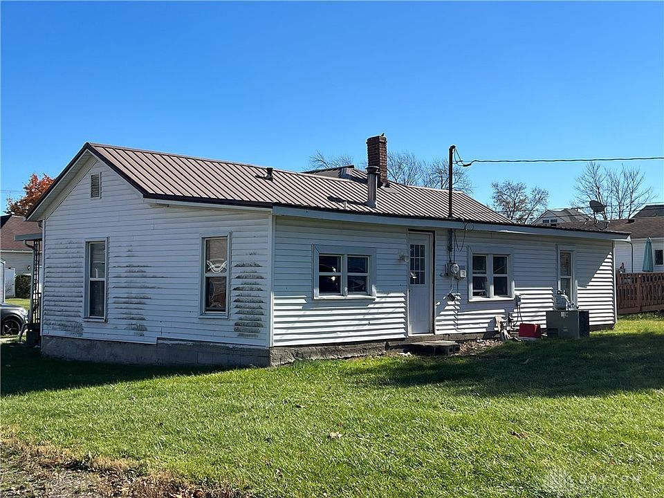 2nd image of 104 S Ada Doty St