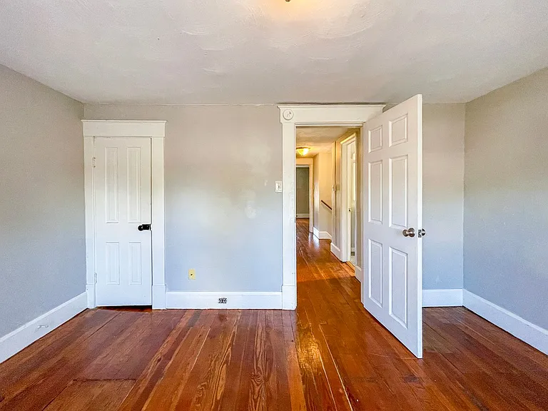 2125 W Jackson St — Photo 9