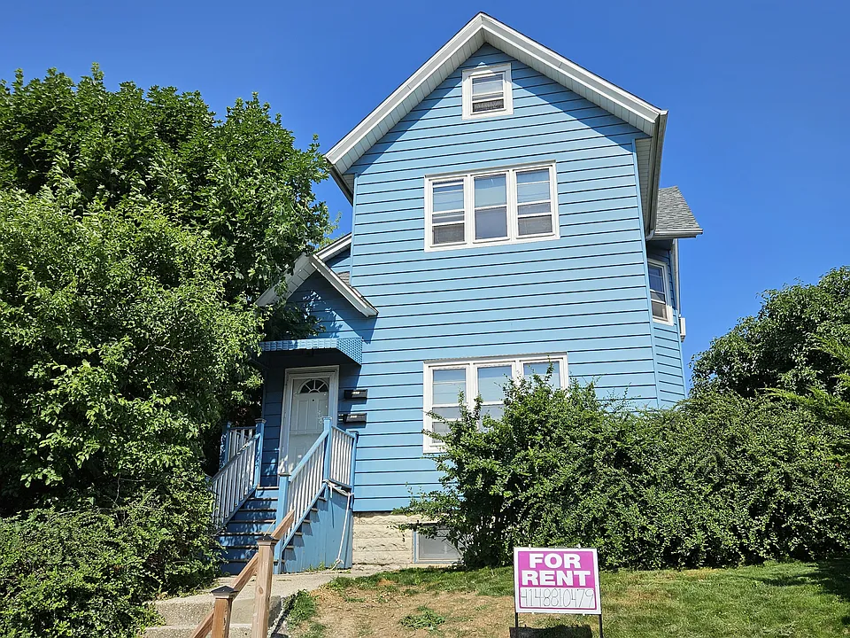 1668 N Van Buren St