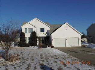 7249 Balla Dr, North Tonawanda, NY 14120