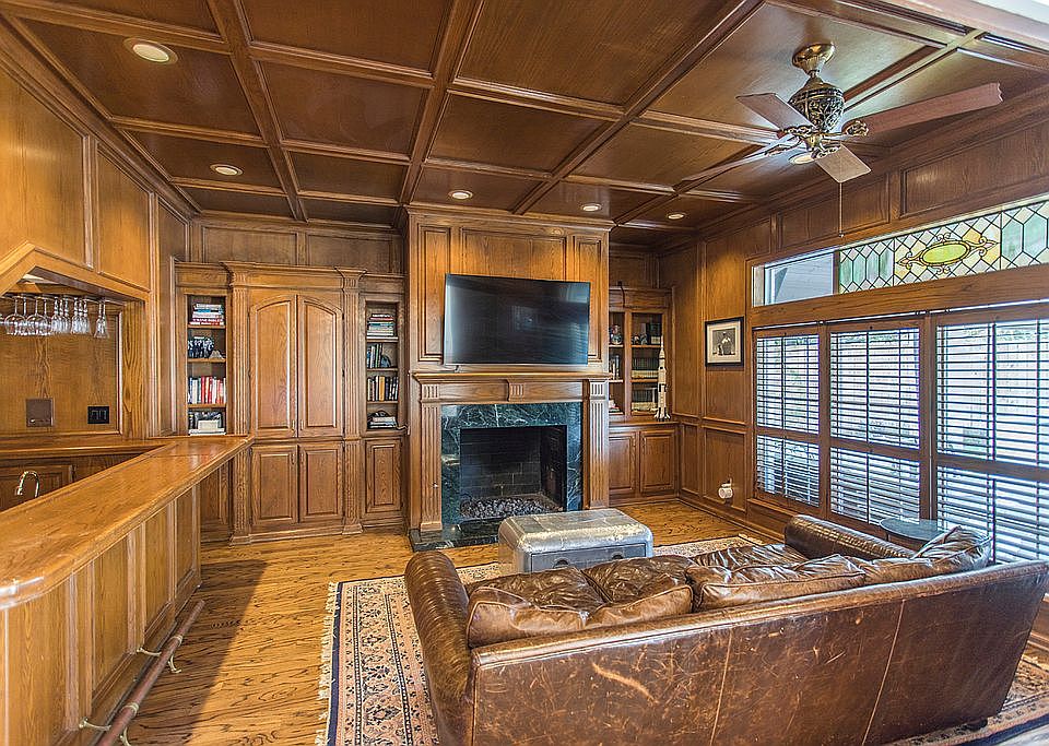 1st image of 11900 Maple Hollow Ct